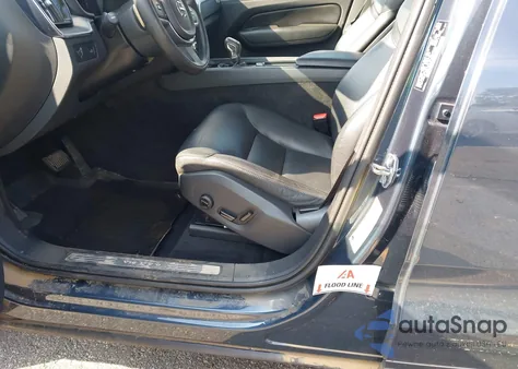 2019 Volvo Xc60 T6 Momentum from USA, damaged, VIN LYVA22RK0KB227628